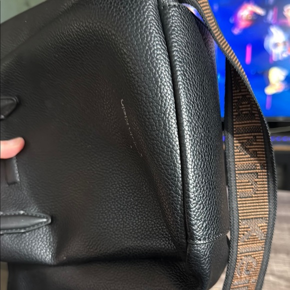 Calvin Klein Black Satchel Bag with Structured Design - Picture 3 of 4